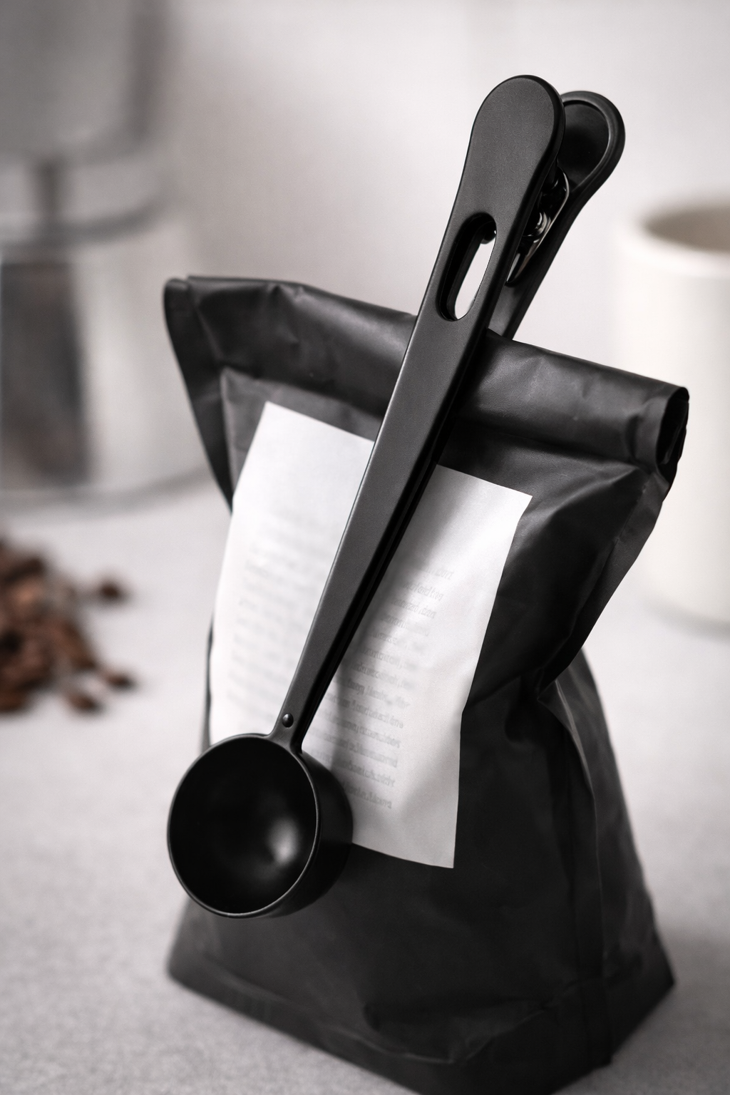 2-in-1 Coffee Scoop & Clip - Keep Coffee Fresh